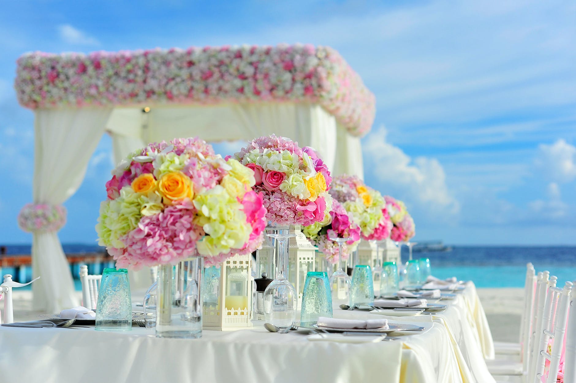 5 Top Tips For Renting Wedding Furniture